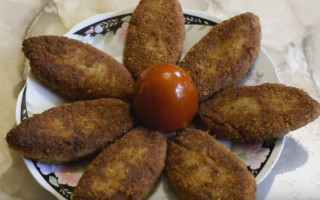 Рыбные котлеты из карася