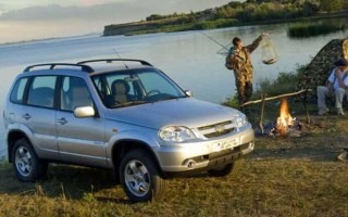 На каком расстоянии от водоема можно ставить машину: штрафы за подъезд к реке